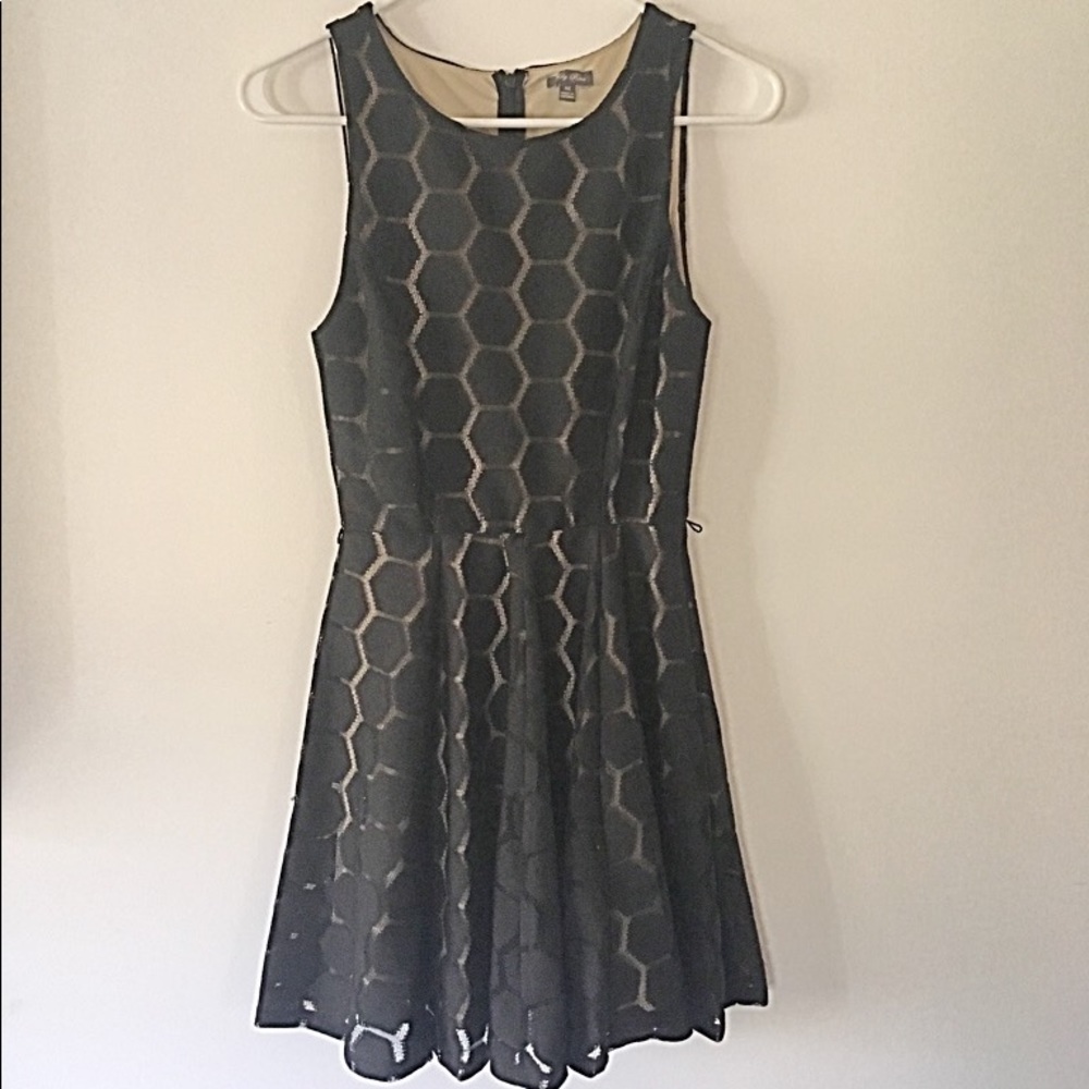 Lily Rose | Black Sleeveless Cocktail Honeycomb Dress Size Xsmall